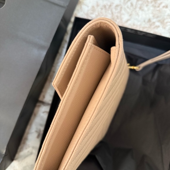 YSL CASSANDRE MATELASSÉ FLAP POUCH IN GRAIN DE POUDRE LEATHER - Picture 8 of 10